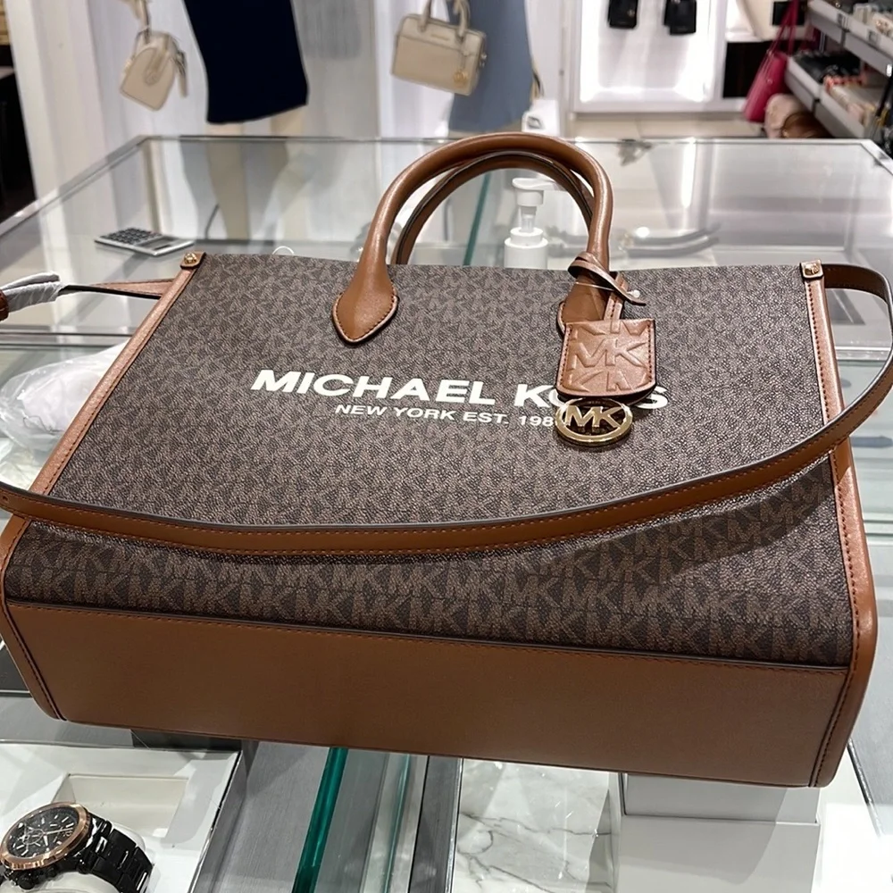 Michael Kors "Mirella" MD EW Tote Brown Shoulder Bag - 35F2G7ZT2B
Brown - Picture 16 of 16